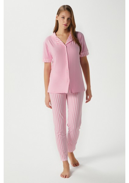 Kadın Elena Yumuşak Doku Pembe Çizgili Ön Düğme Kısa Kollu Pijama Takımı