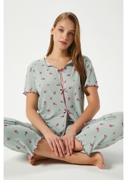 Kadın Juliet Kurdeleli Yumuşak Doku Yeşil Çiçekli Pijama Takımı