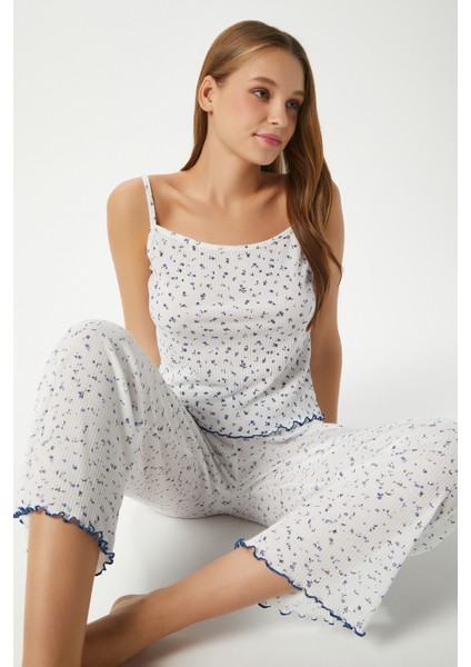 Kadın June Askılı Mavi Minik Çiçekli Alt Üst Pijama Takımı modelleri