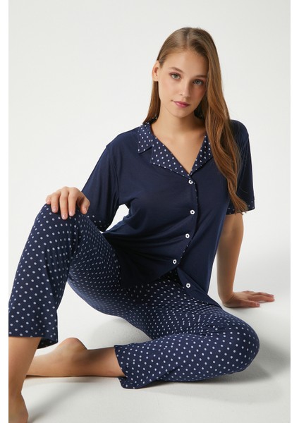 Kadın Jolie Viskon Puantiyeli Ön Düğmeli Kısa Kol Lacivert Alt Üst Pijama Takımı fırsatları