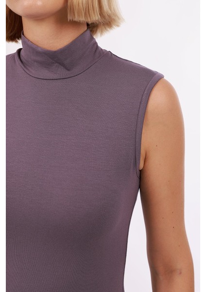 Kadın Kolsuz Bluz fırsatları