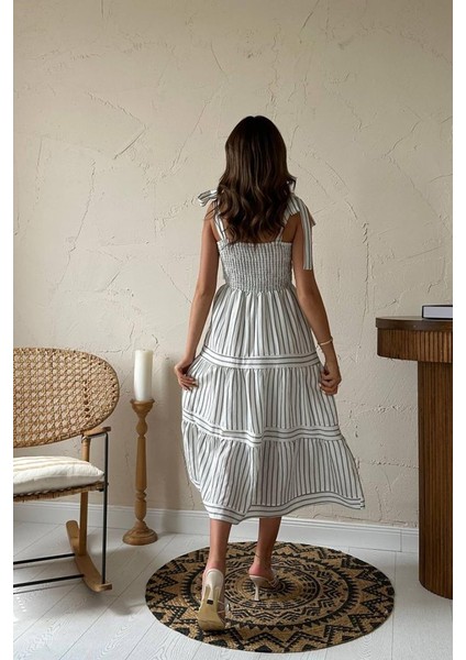 Siyah Omuzdan Bağlamalı Çizgili Elbise fırsatları