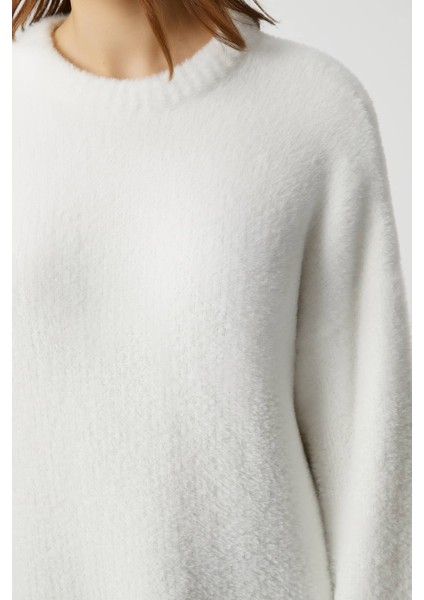 Kadın Fluffy Yumuşacık Ekru Triko Kazak indirimleri