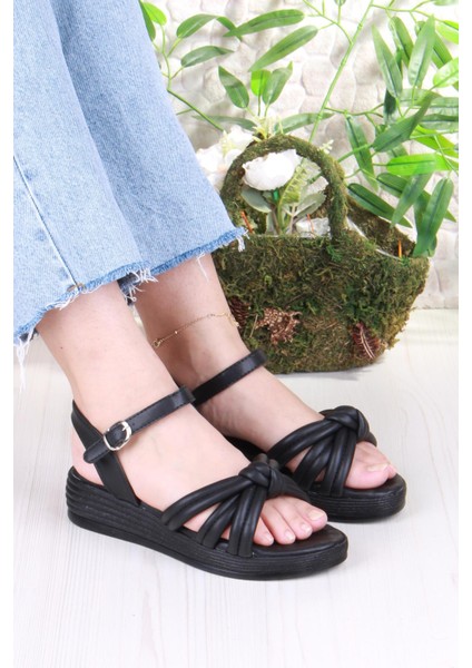 05-2077 Soft Rahat Toka Detaylı Büzgülü Bant Kadın Sandalet