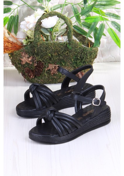 05-2077 Soft Rahat Toka Detaylı Büzgülü Bant Kadın Sandalet indirimleri