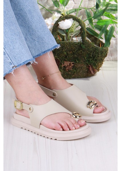 099-108 Fls Toka Detaylı Parmak Arası Kadın Sandalet