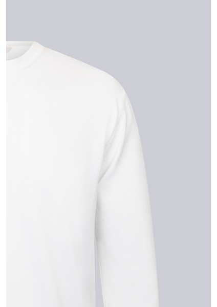 Beyaz Regular Fit Bisiklet Yaka Rayon Triko Kazak modelleri
