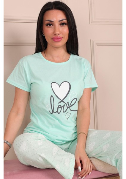 Kadın Love Sloganlı ve Baskılı Bisiklet Yaka Kısa Kol Altı Uzun Penye Pijama Takımı fiyatları