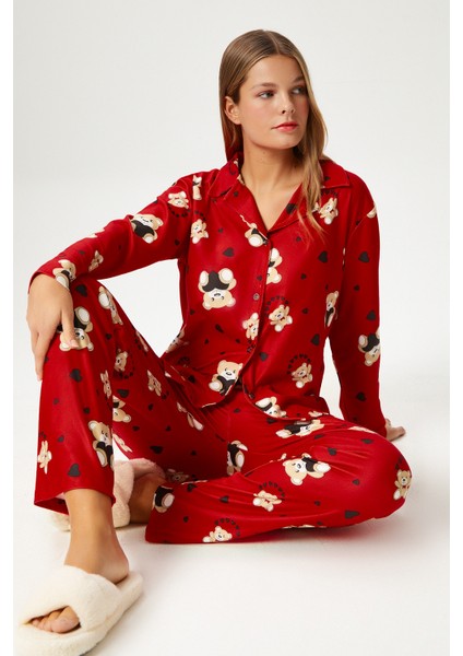 Kadın Nora Premium Kırmızı Ayıcık Süet Doku Düğmeli Yılbaşı Pijama Takımı modelleri