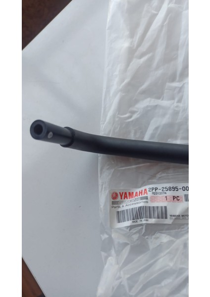 2PP-25895-00 Yamaha Oem Hortum, Rezervuar FJ09/ MT09/ MTN850