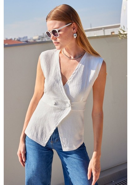 916 Düğme Detaylı Örme Yelek - Beyaz fiyatları