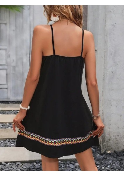 Kadın Ip Askılı V Yakalı Etnik Desenli Detaylı Elbise