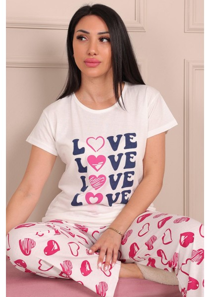 Love Sloganlı Altı Kalp Desenli Bisiklet Yaka Kısa Kollu Pijama Takımı Beyaz