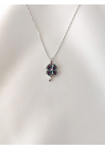 925 Ayar Gümüş Minimal Yonca Kolye