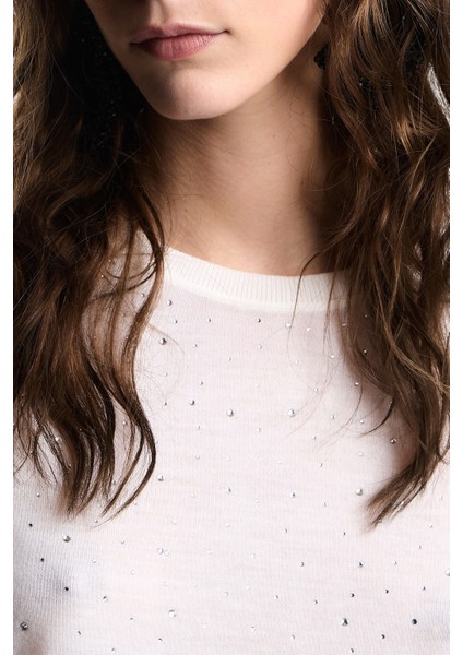 Taşlı Logolu Yünlü Regular Fit Bisiklet Yaka Kazak Bayan Kazak EW001263 AF19176 F0015 fırsatları