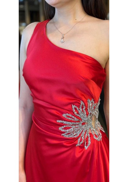 Kırmızı Tek Omuzlu Taş Detaylı Düz Kesim Saten Uzun Abiye Elbise 7684 fırsatları