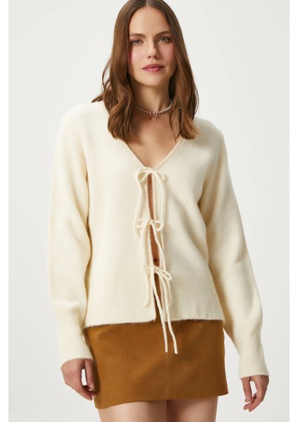 Kadın Tena Bağcıklı Krem Triko Hırka