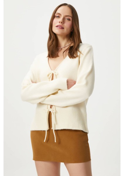 Kadın Tena Bağcıklı Krem Triko Hırka