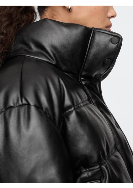 Kadın Siyah Vegan Deri Crop Puffer Şişme Mont modelleri