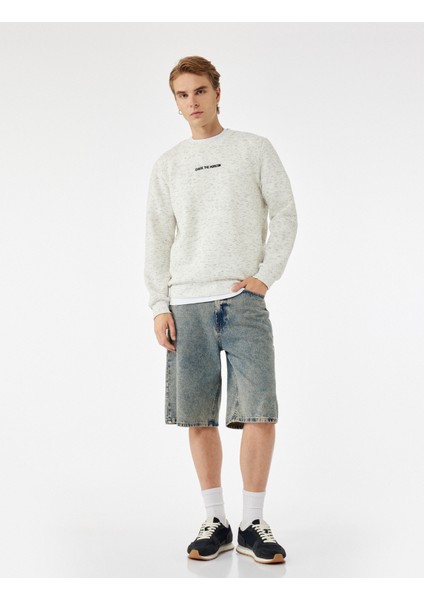 Uzun Kollu Nakışlı Bisiklet Yaka Sweatshirt