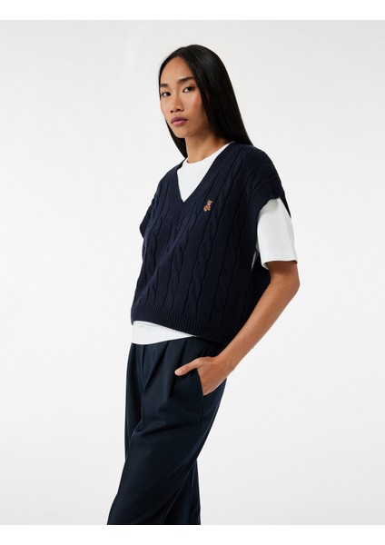 Kolsuz V Yaka Ayıcık Işleme Detaylı Saç Örgü Oversize Süveter