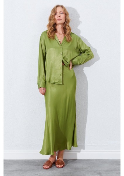 Kadın Yağ Yeşili Saten Uzun Etek modelleri