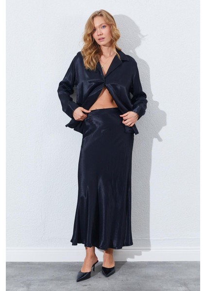 Kadın Siyah Saten Uzun Etek fırsatları