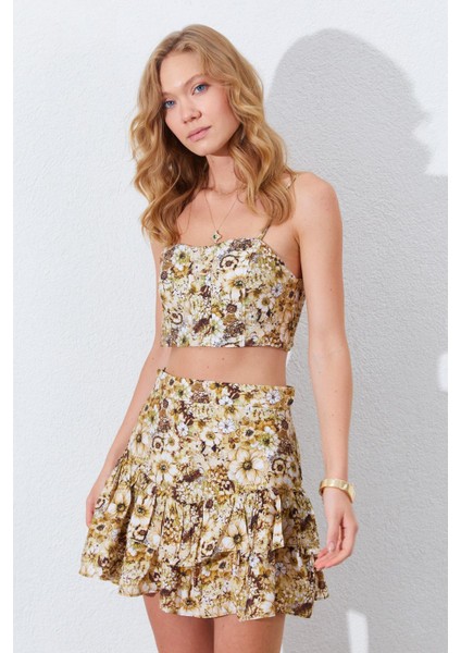 Kadın Bej Çiçek Desenli Croplu-Etekli Takım