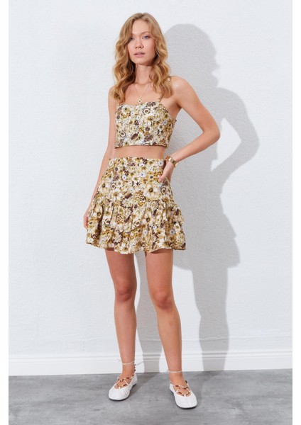 Kadın Bej Çiçek Desenli Croplu-Etekli Takım indirimleri