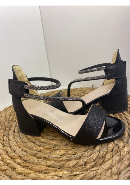 Siyah Simli Topuklu Ayakkabı fiyatları