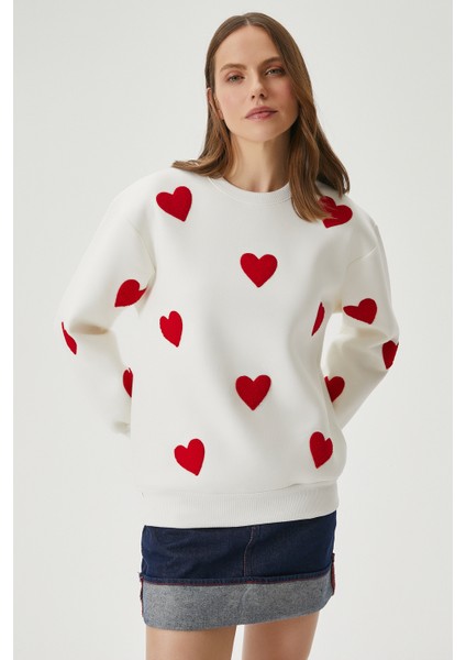 Kadın Love Kalp Nakışlı Ekru Kırmızı Sweatshirt