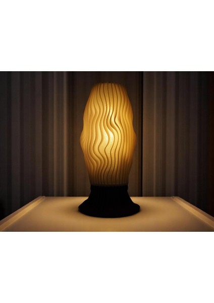 Nava El Yapımı Modern Masa Lambası, Reçine Gövde & Beyaz Dalga Formlu Şapka fırsatları