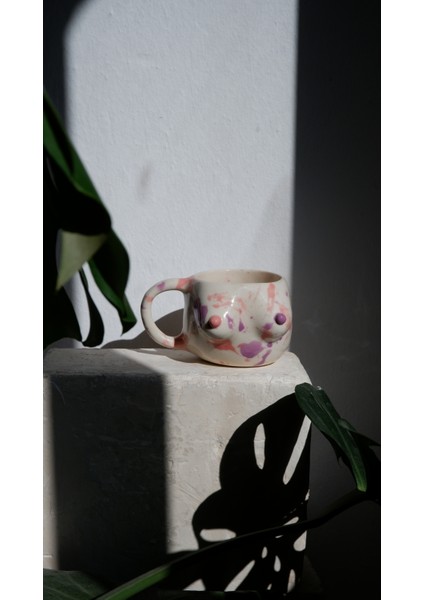 El Yapımı Özel Tasarım Seramik Pembe Lila Renkli Küçük Memeli Kupa Bardak