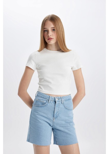 Yüksek Bel Paça Ucu Kesik Jean Şort modelleri