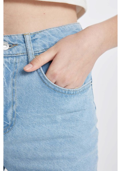 Yüksek Bel Paça Ucu Kesik Jean Şort indirimleri