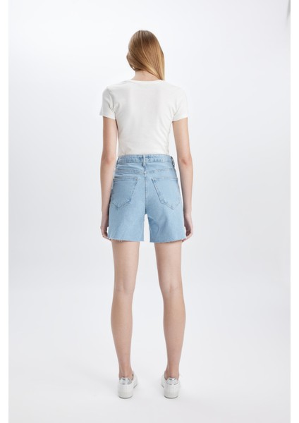 Yüksek Bel Paça Ucu Kesik Jean Şort