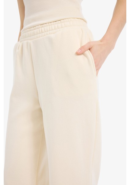 Straight Fit Basic Düz Cepli Yüksek Bel Eşofman Altı B8571AX25SP indirimleri