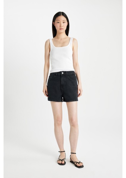 Mom Fit Yüksek Bel Dar Paça Jean Şort