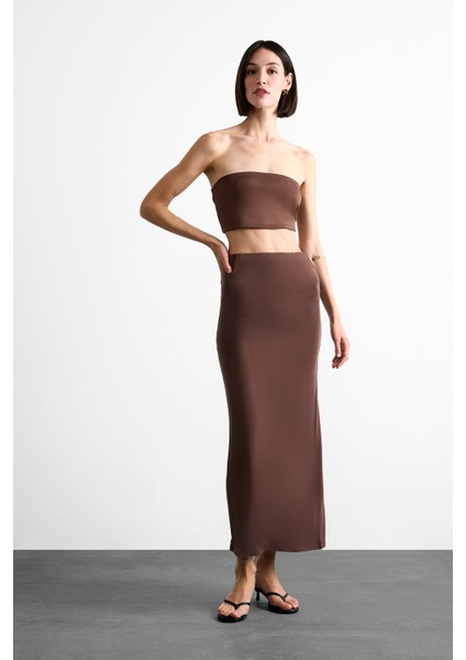 Slim Fit Dar Kesim Yırtmaçlı Midi Etek F8335AX25SM