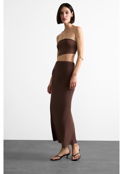 Slim Fit Dar Kesim Yırtmaçlı Midi Etek F8335AX25SM modelleri