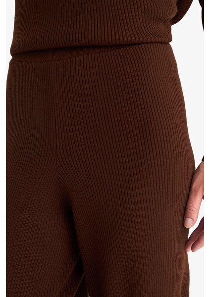 Regular Fit Basic Düz Beli Lastikli Düz Paça Triko Pantolon D6912AX25WN indirimleri