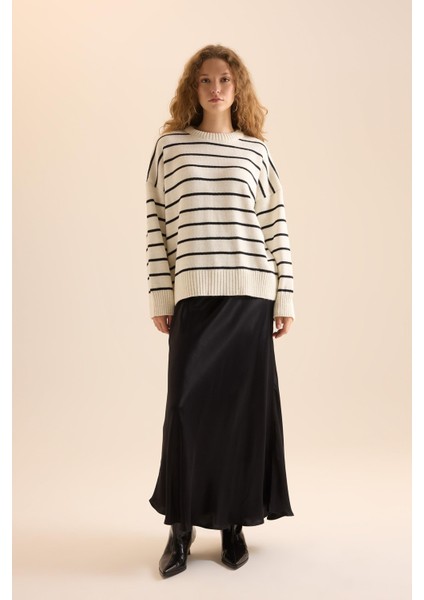 A Kesim Normal Bel Saten Maxi Etek D6930AXNS modelleri