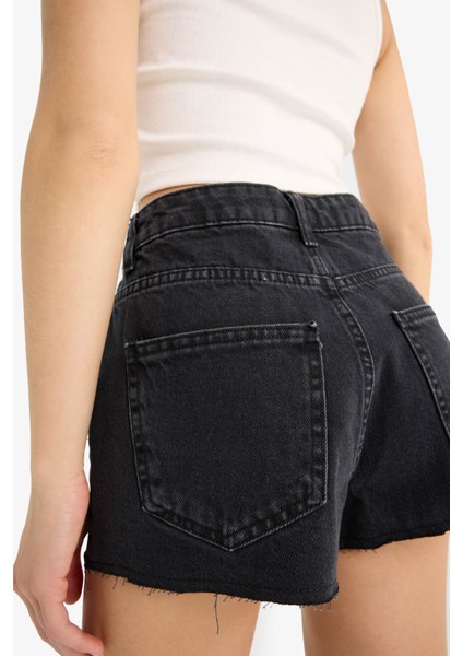 Yüksek Bel Paça Ucu Kesik Jean Şort