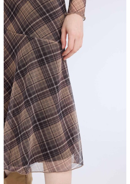 Asimetrik Kareli Normal Bel Tül Midi Etek E4811AX25SP indirimleri