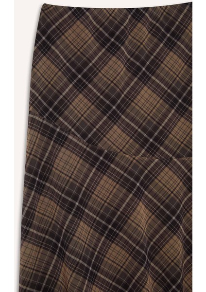 Asimetrik Kareli Normal Bel Tül Midi Etek E4811AX25SP