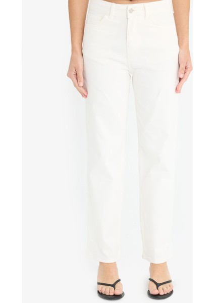 Comfort Straight Normal Bel Bilek Boy Beyaz Jean Pantolon F6174AX25HS fırsatları