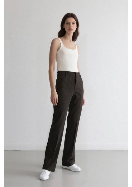 Afra x Defacto Straight Fit Kumaş Pantolon Çift Cepli Normal Bel Standart Boy E4660AX25SP fiyatları