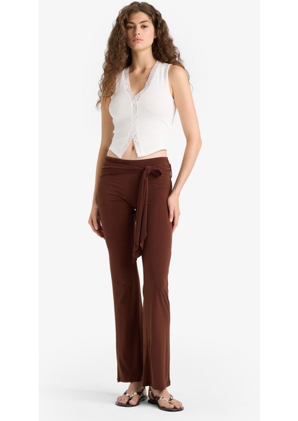 Flare Fit Normal Bel Bağlamalı Standart Boy Pantolon fırsatları