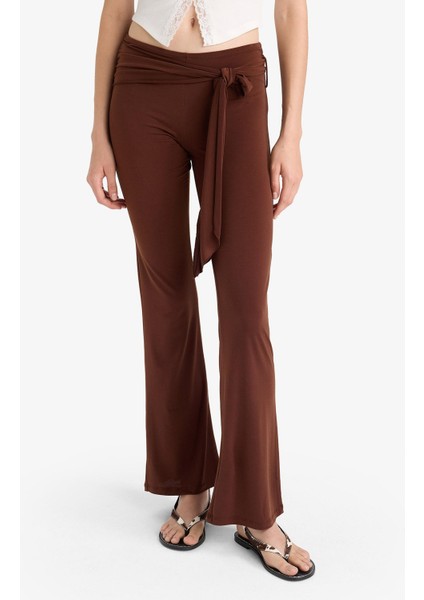 Flare Fit Normal Bel Bağlamalı Standart Boy Pantolon indirimleri