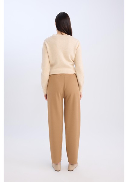 Pantolon Straight Fit Lastikli Bel Piliseli Basic Düz D4405AX24WN indirimleri